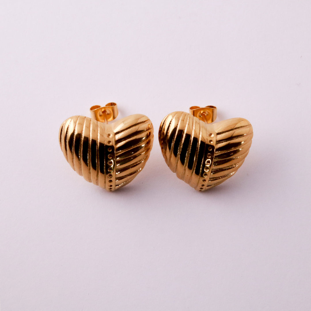 Aretes Topo Corazón en Acero Inoxidable – Dorado PVD y Plateado