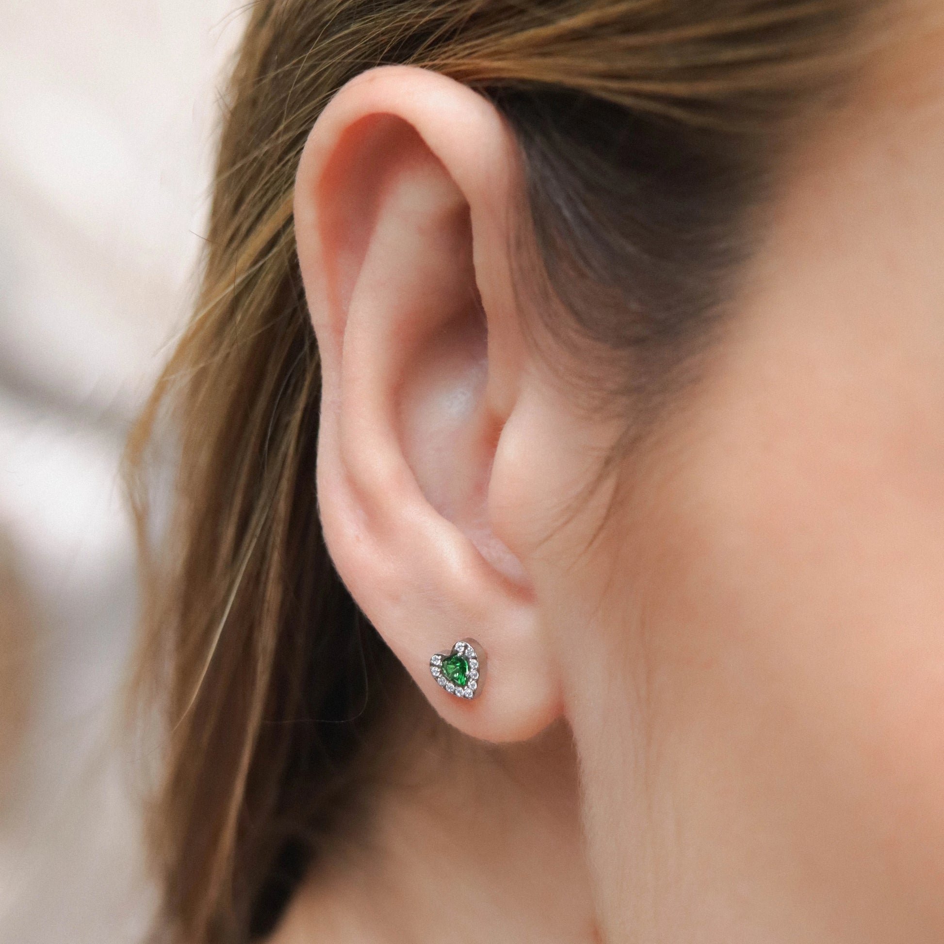 Labret Corazón Verde en Titanio Grado Implante