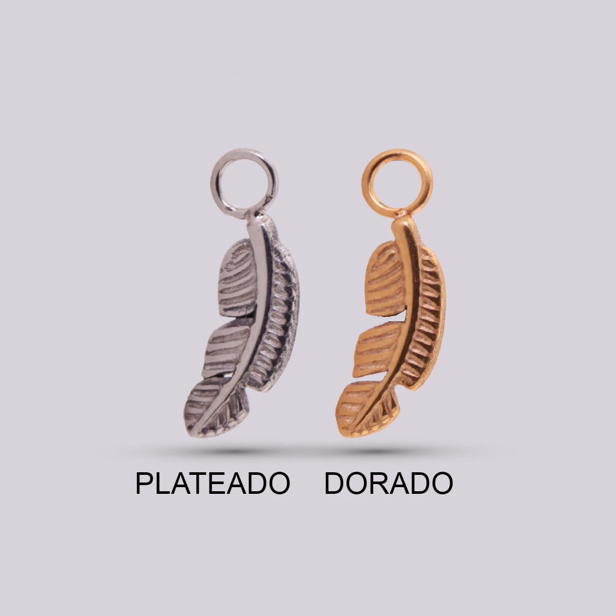 Charm Hoja en Titanio – Plateado y Dorado