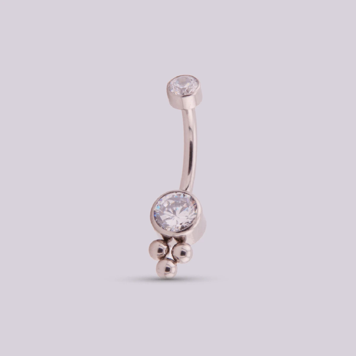 Piercing Ombligo Trinity en Titanio – Plateado