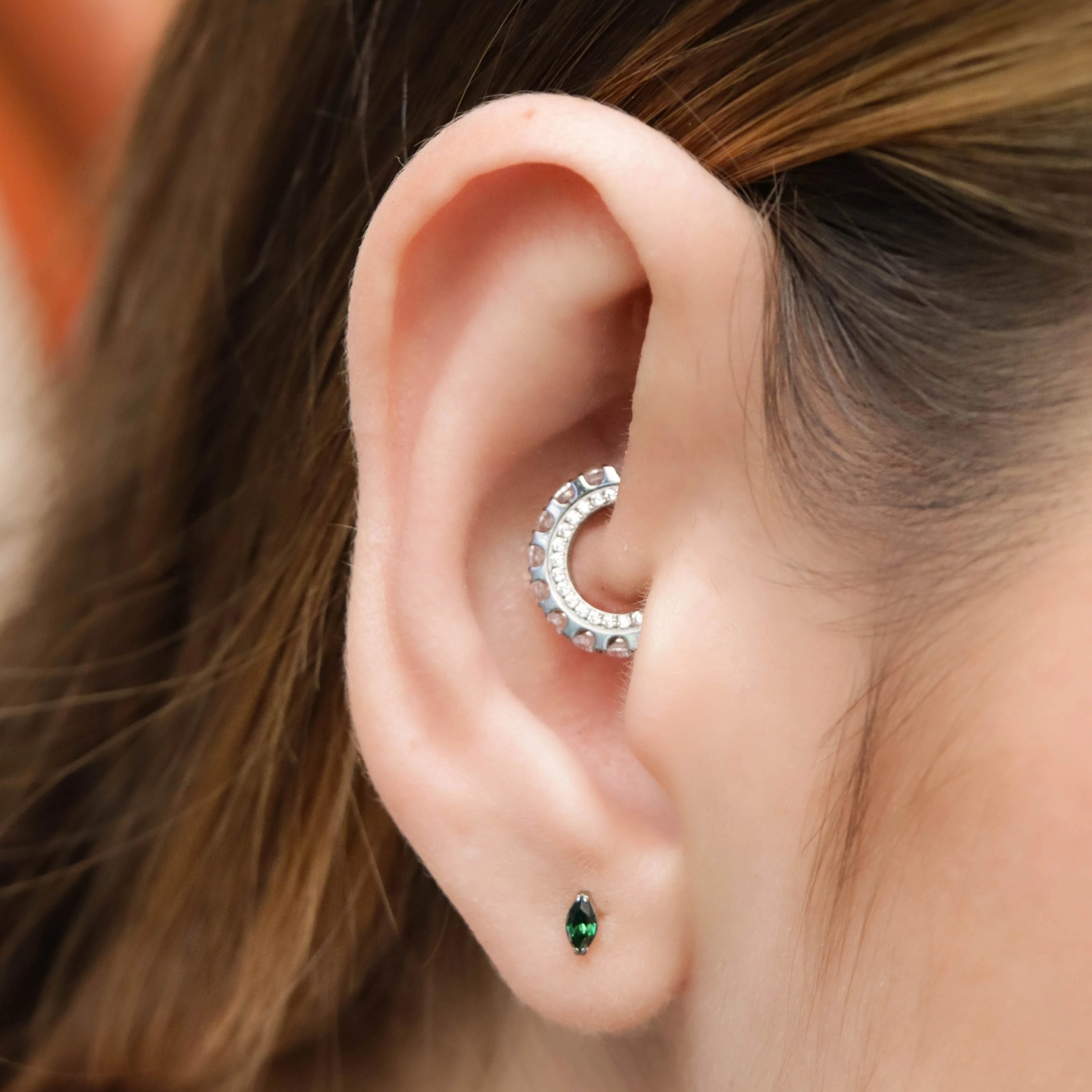 Labret Zafiro Verde en Titanio