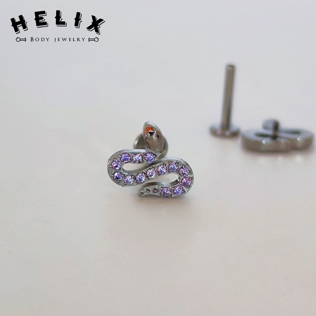 Labret Serpiente Yara en Titanio