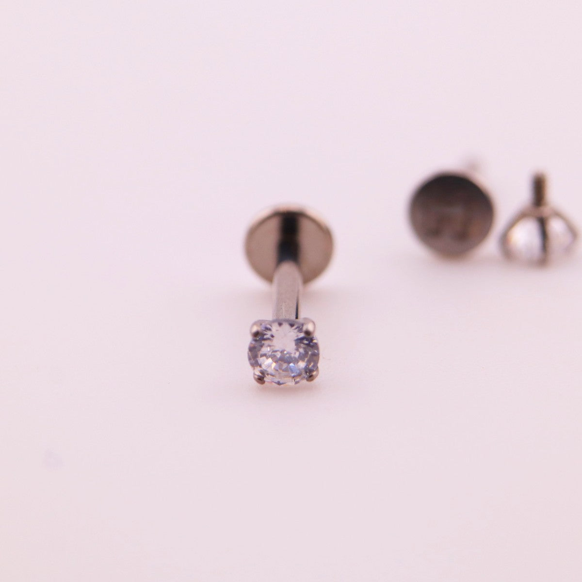 Labret Sparkly en Titanio con Zirconia